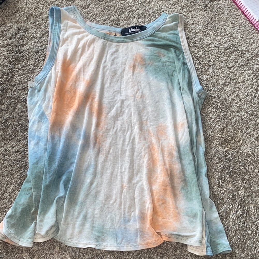 LULU’S Open Back Pastel Shirt Large 3/20$